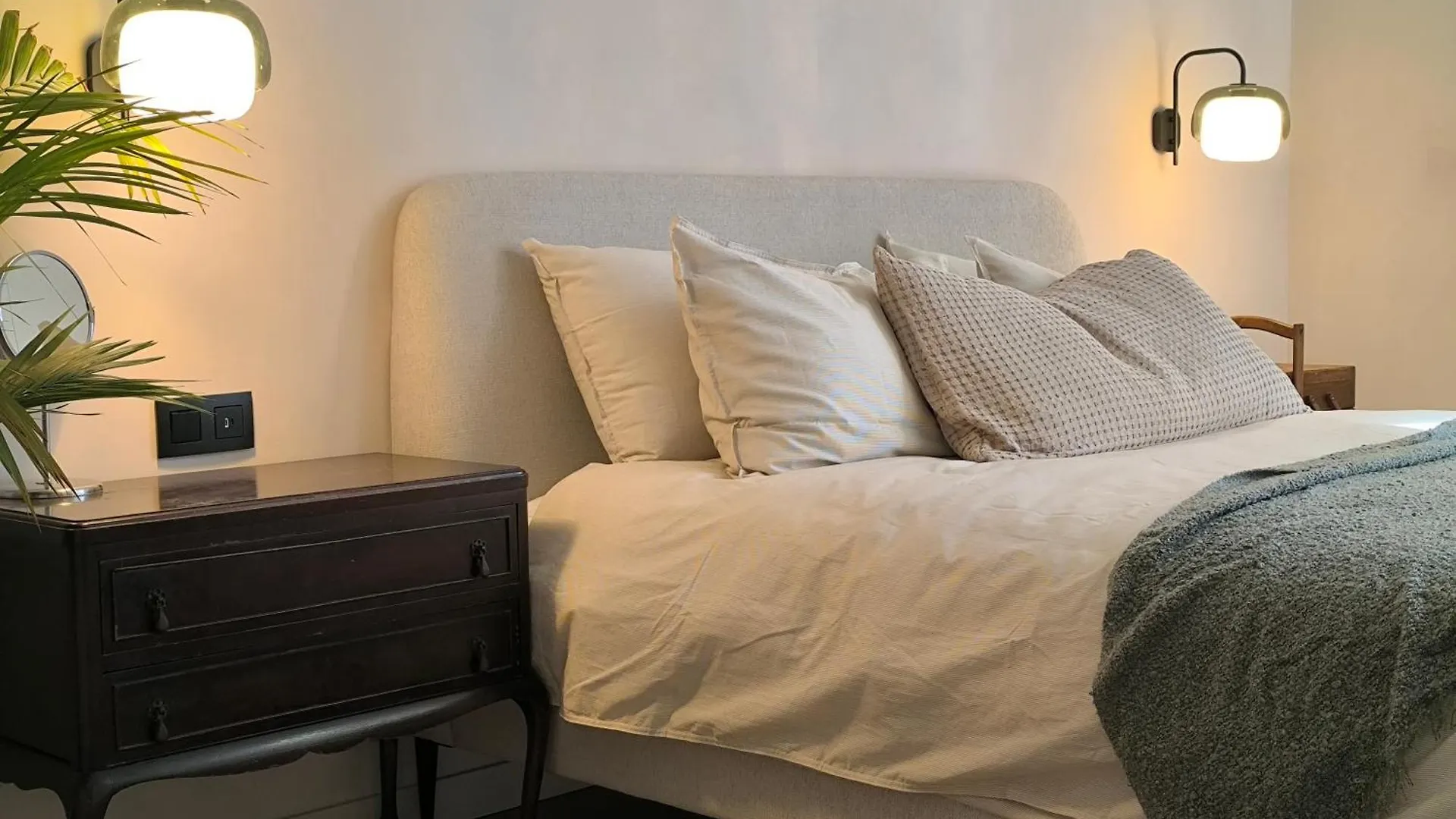 Stunning Riverview Apartment Antwerp