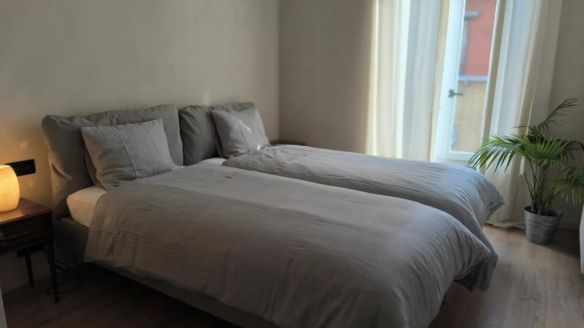 Stunning Riverview Apartment Antwerp