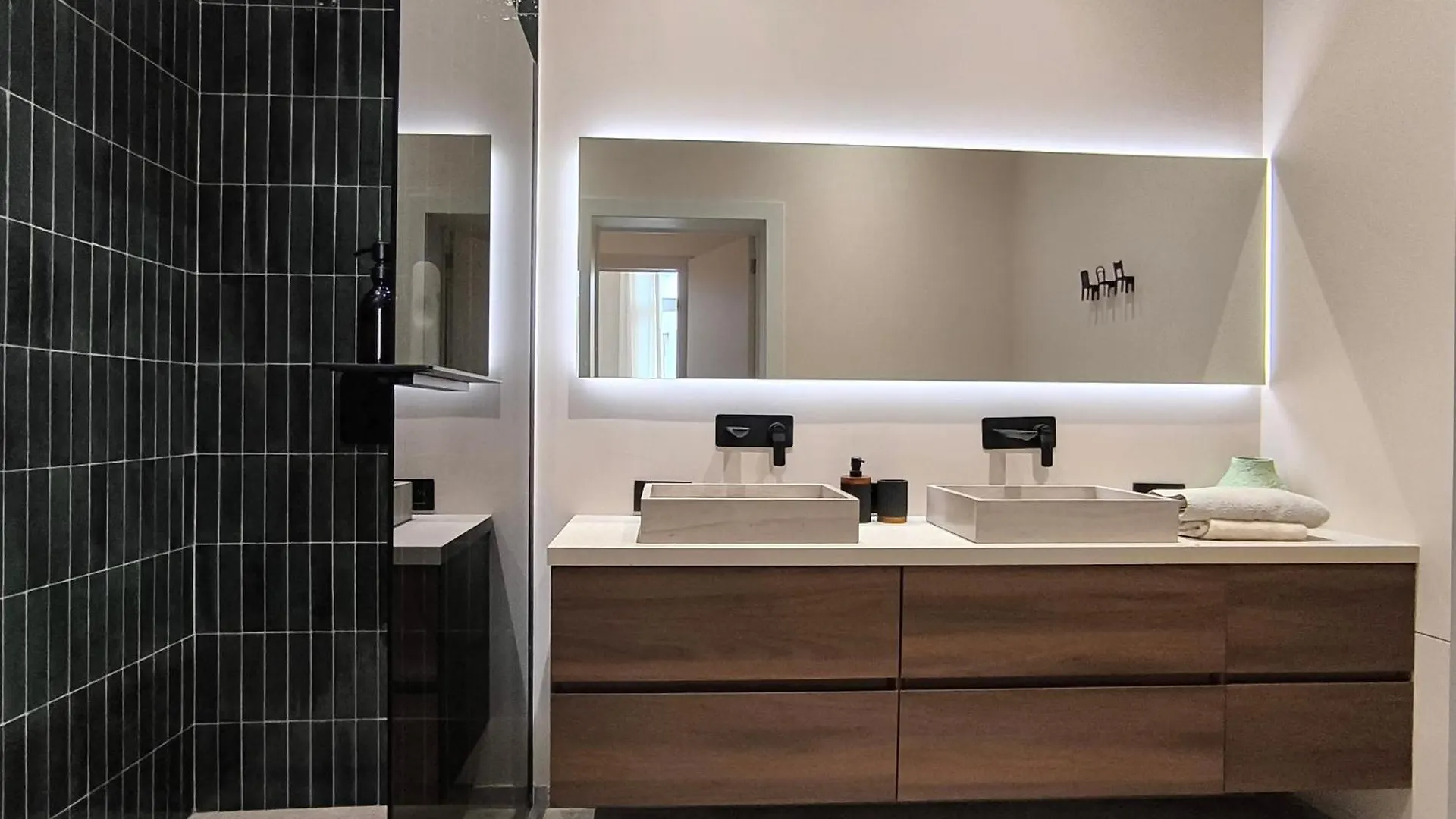 Stunning Riverview Apartment Antwerp